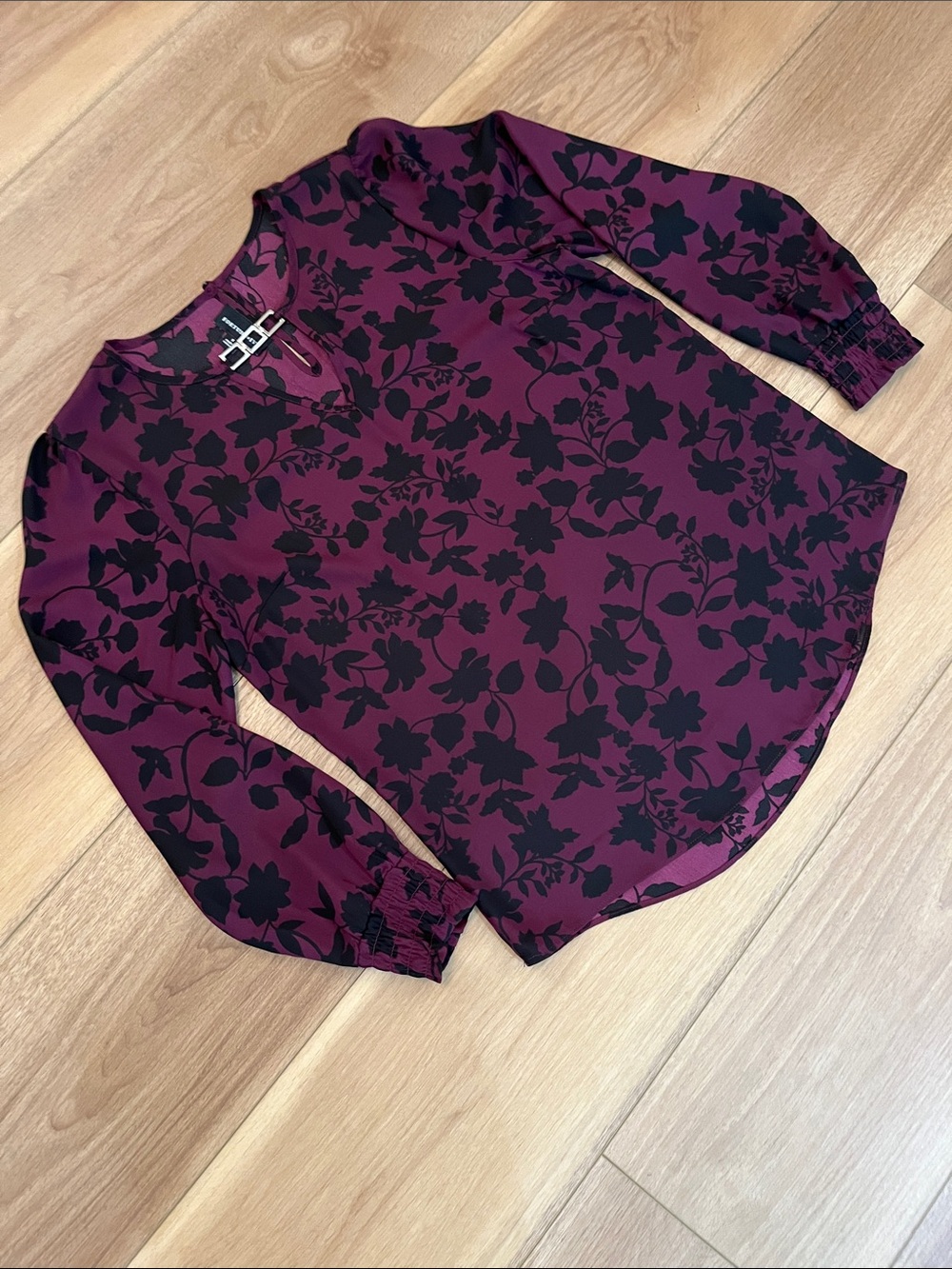 Fortune+Ivy Vienna Hardware Detail Blouse